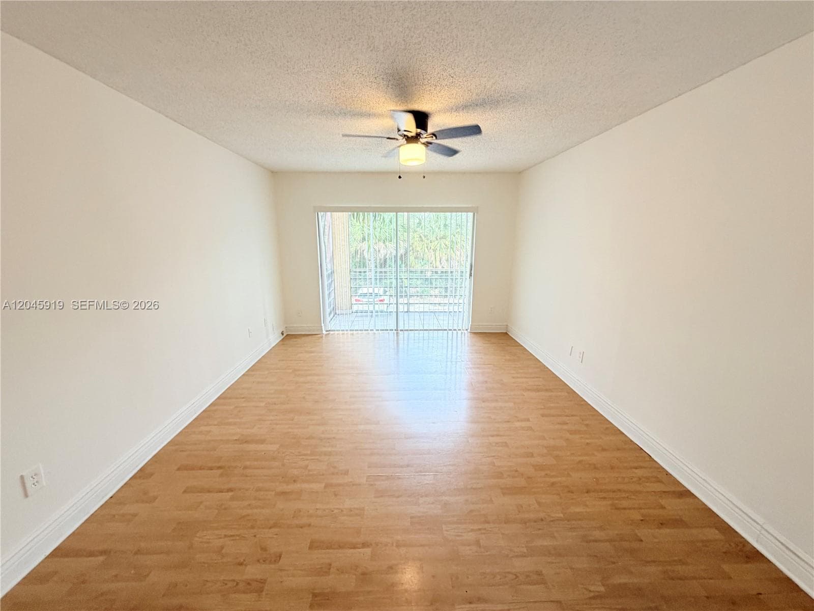 2800 NW 56th Ave # E201, Lauderhill, FL 33313 — zdjęcie 2