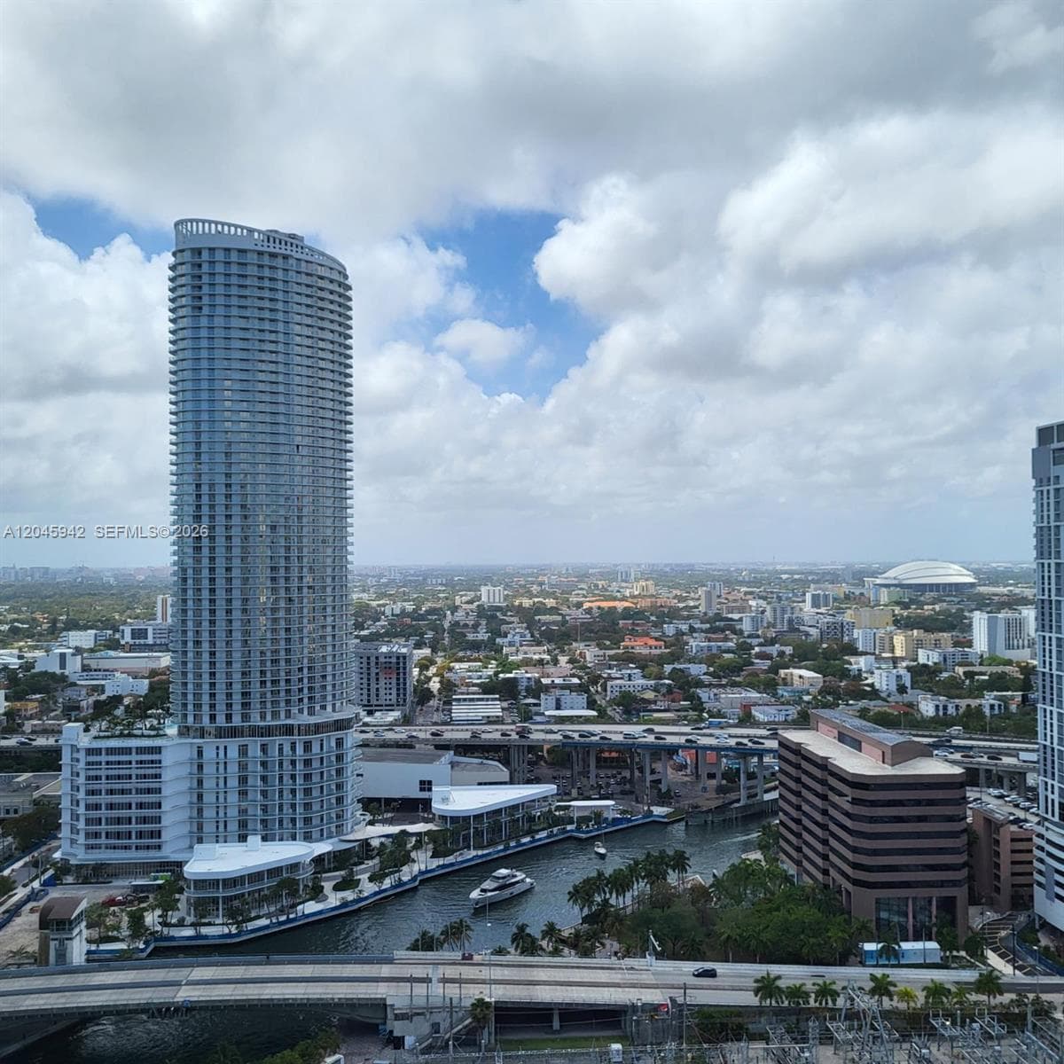 92 SW 3rd St # 3207, Miami, FL 33130 — zdjęcie 2