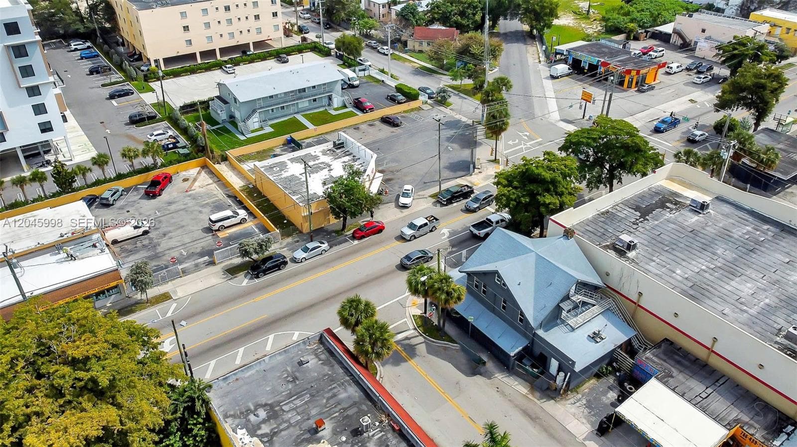1818 NW 17th Ave, Miami, FL 33125 — zdjęcie 2