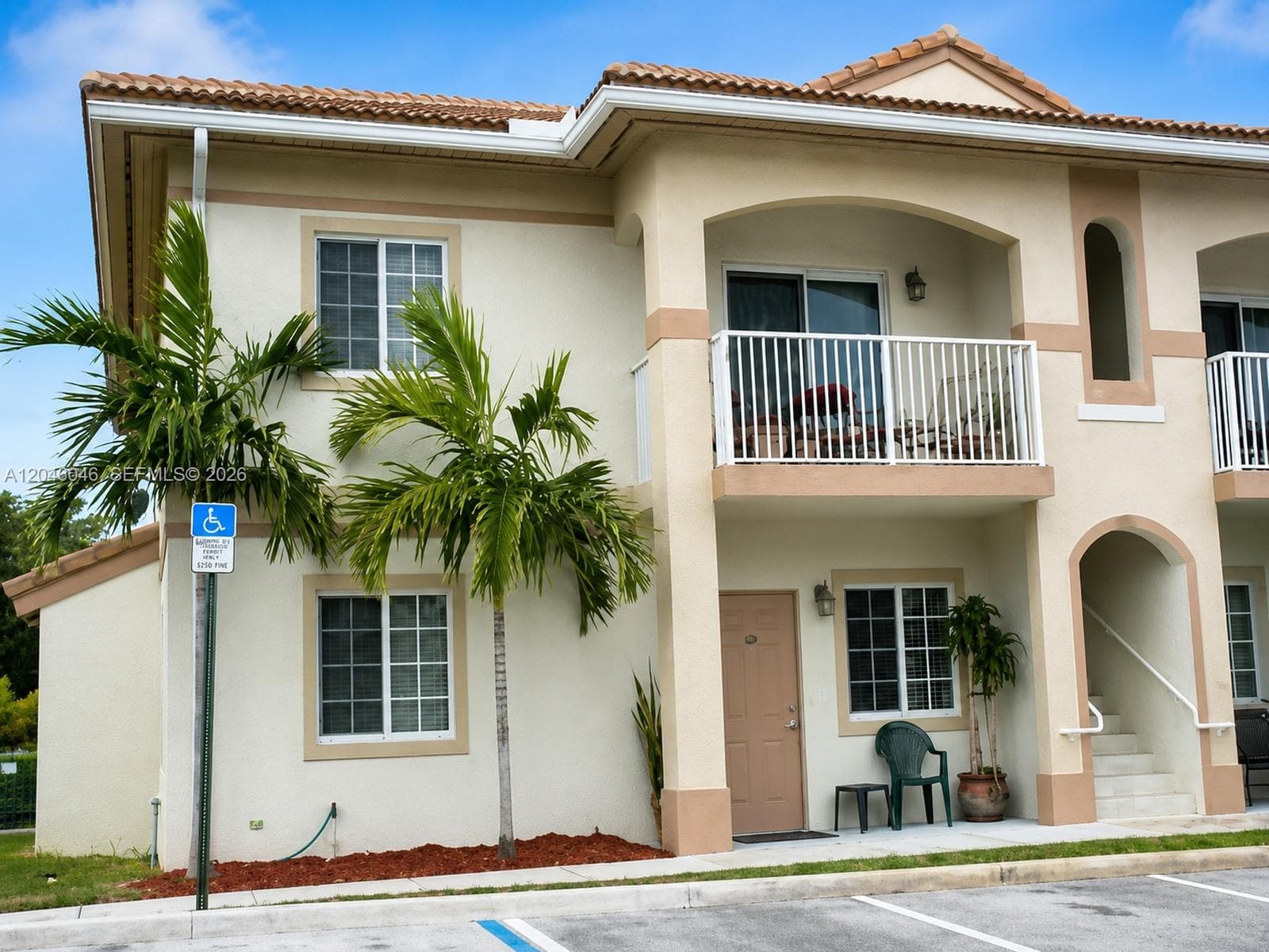 4950 Washington St # 12-4, Hollywood, FL 33021