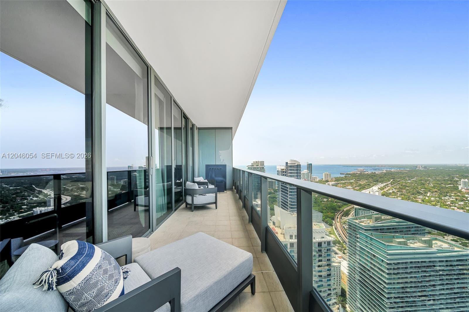 1000 Brickell Plz # PH5807, Miami, FL 33131 — zdjęcie 2