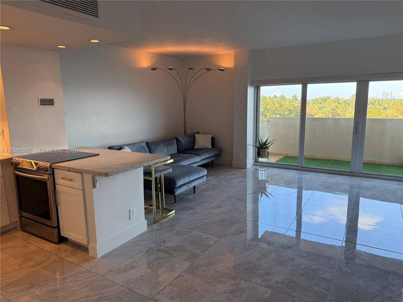 880 NE 69th St # 5Q, Miami, FL 33138 — zdjęcie 2
