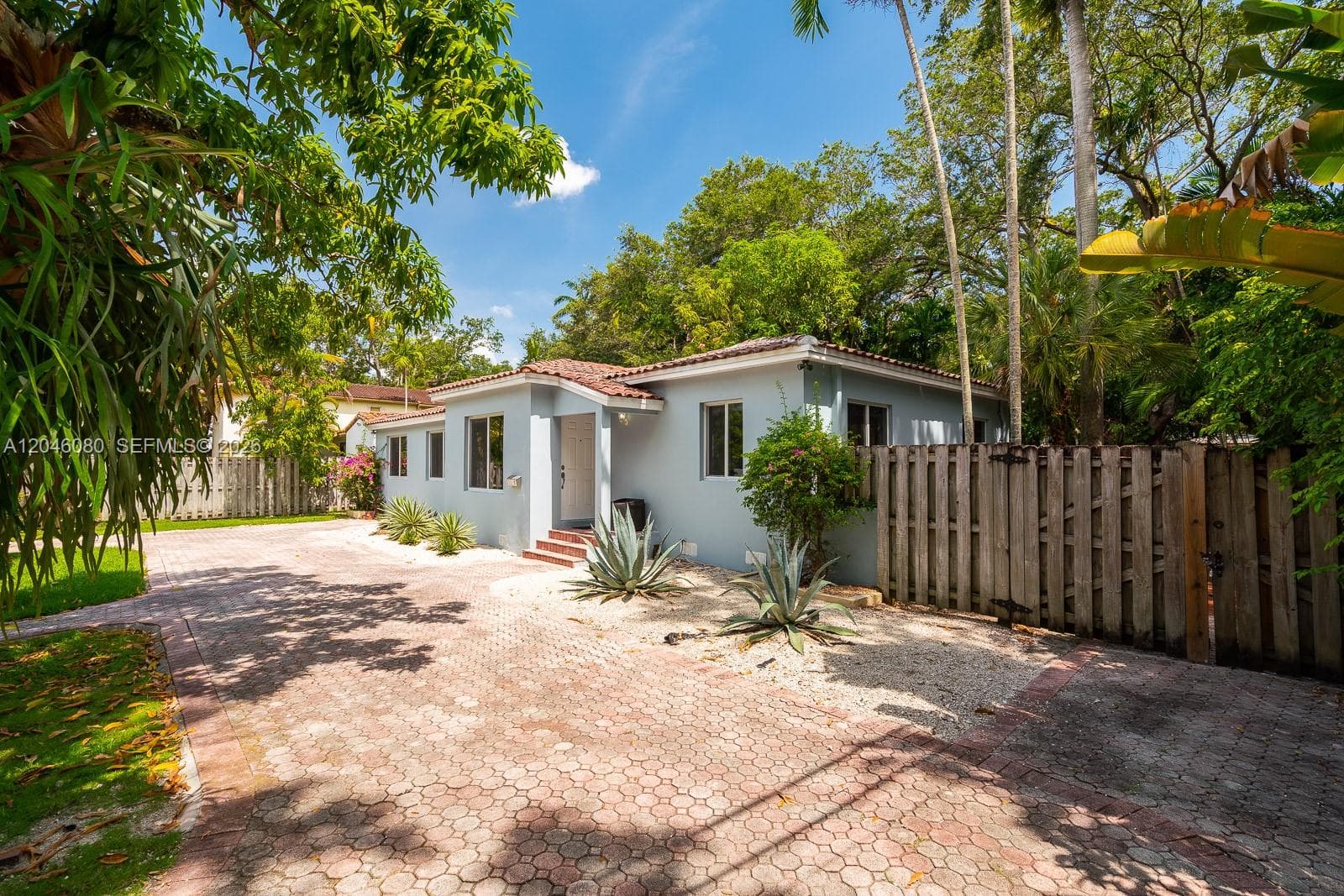2215 Tequesta Ln, Miami, FL 33133 — zdjęcie 2