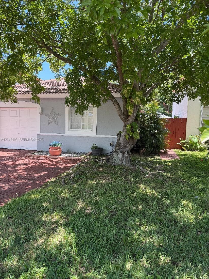 19554 NW 79th Pl, Hialeah, FL 33015 — zdjęcie 2