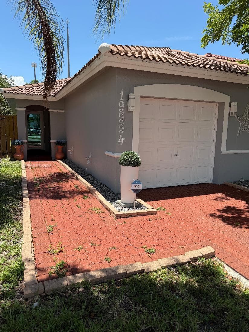 19554 NW 79th Pl, Hialeah, FL 33015 — zdjęcie 3