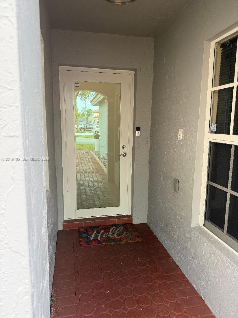 19554 NW 79th Pl, Hialeah, FL 33015 — zdjęcie 4