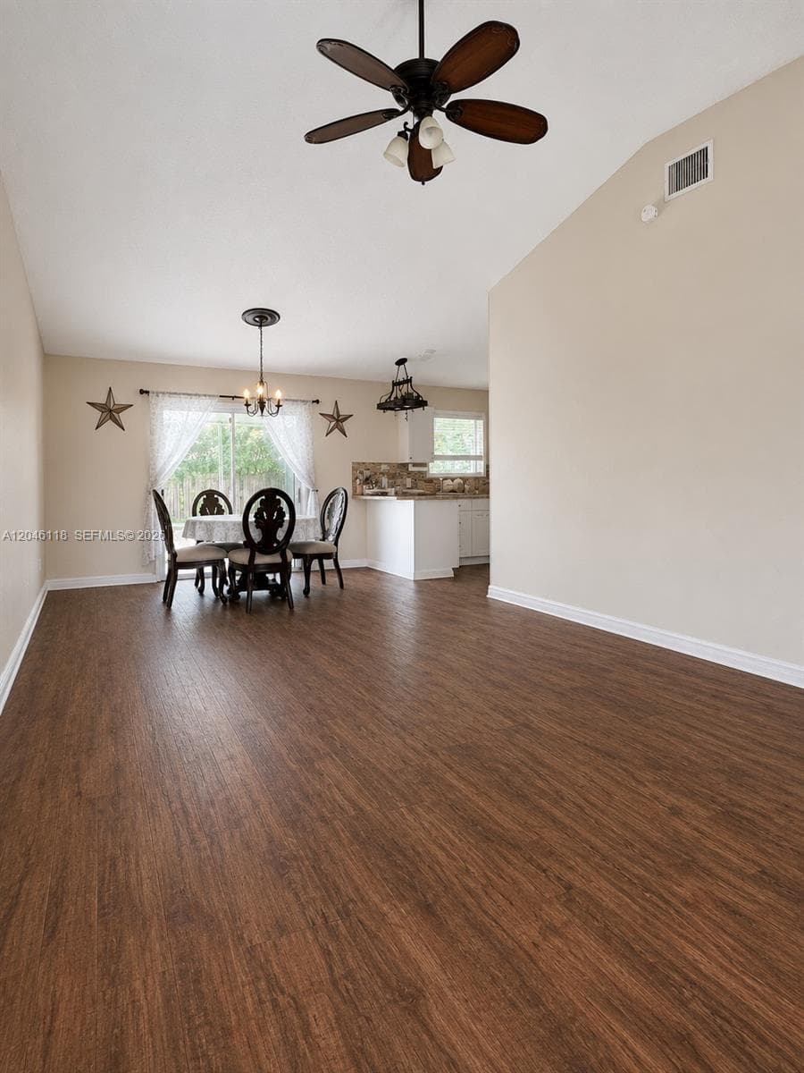 5411 NW Consumer Ave, Port St. Lucie, FL 34983 — zdjęcie 4