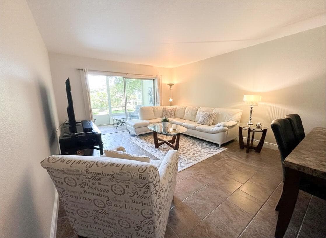 5131 W Oakland Park Boulevard # 202, Lauderdale Lakes, FL 33313 — zdjęcie 2
