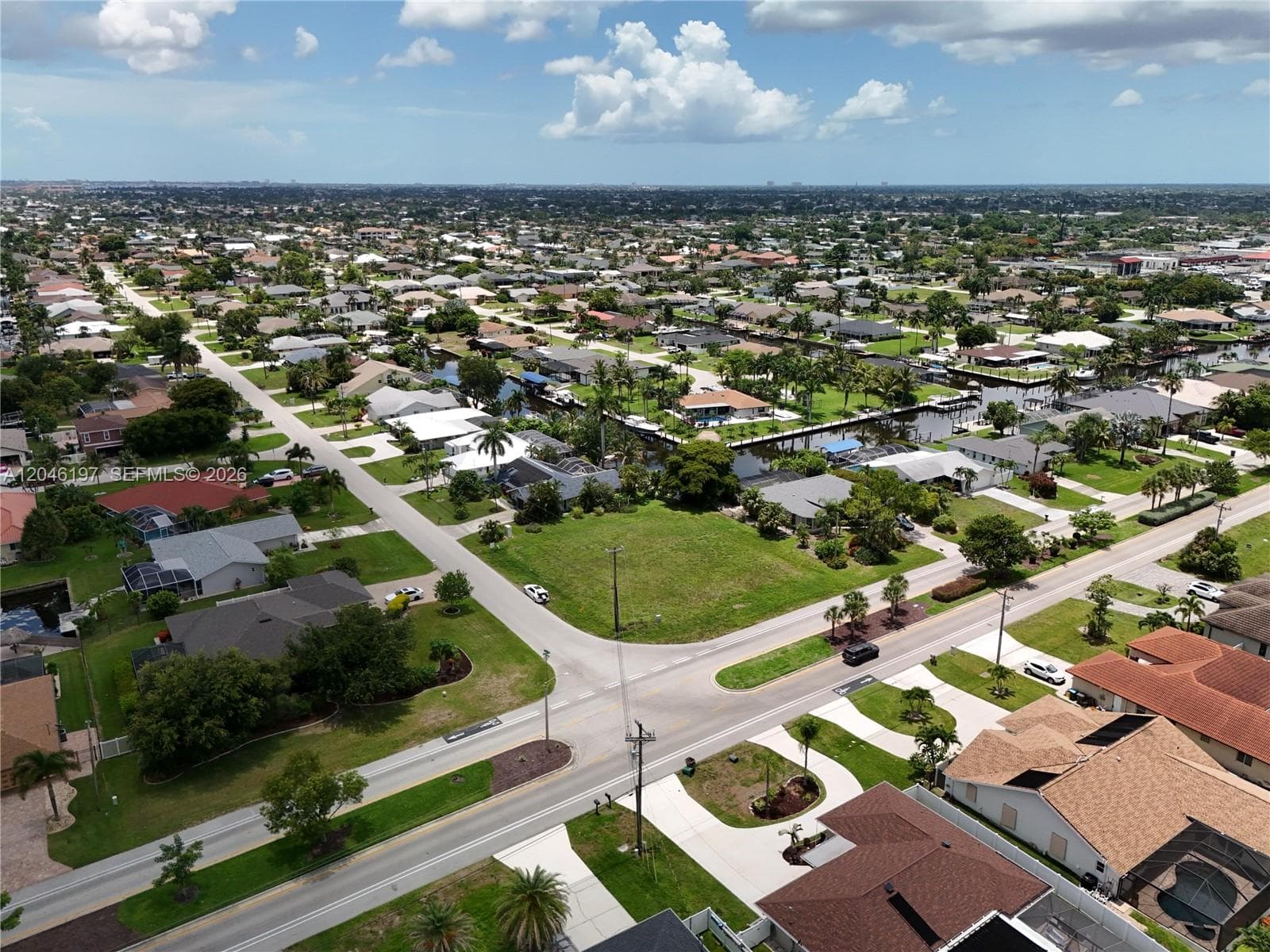 2014 EVEREST PKWY, Cape Coral, FL 33904 — zdjęcie 2