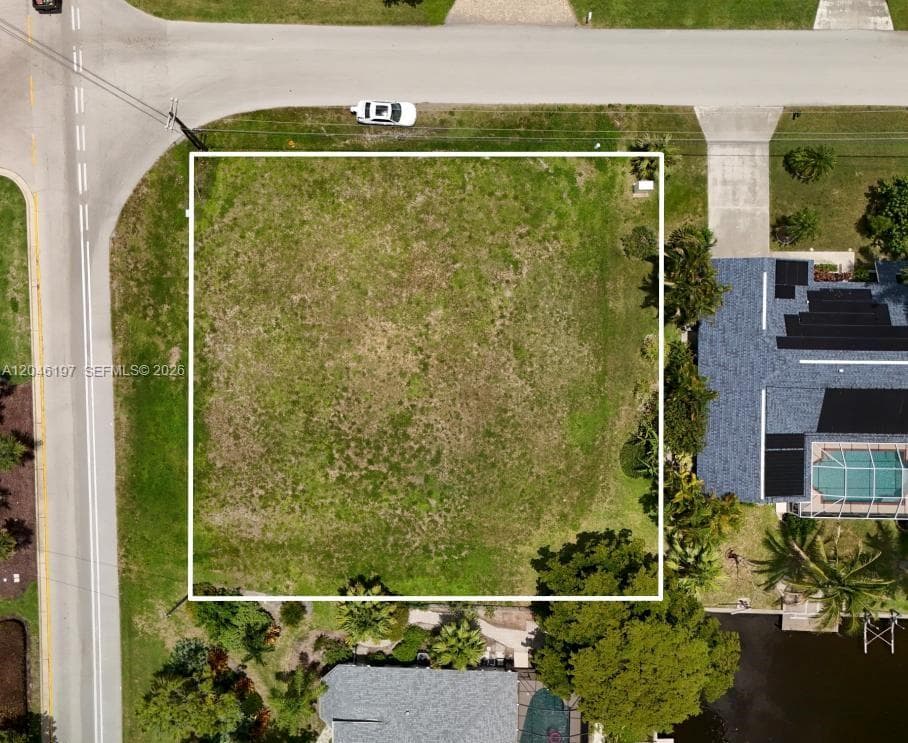 2014 EVEREST PKWY, Cape Coral, FL 33904