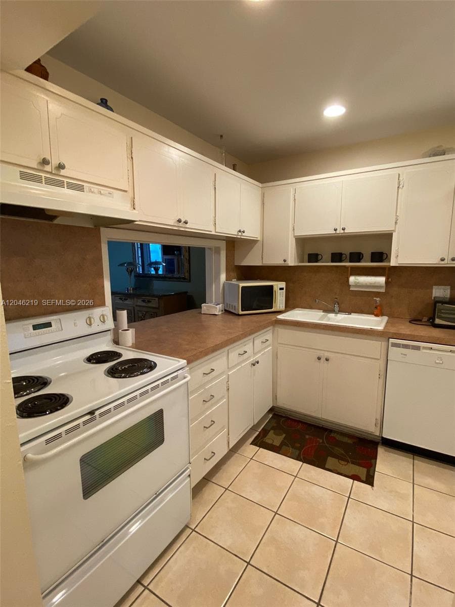 330 SE 2nd St # 403F, Hallandale Beach, FL 33009 — zdjęcie 3