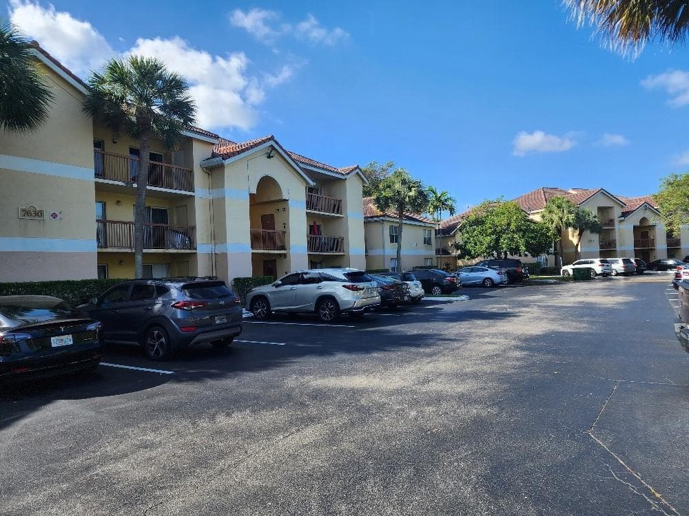 7630 Westwood Drive # 328, Tamarac, FL 33321 — zdjęcie 2