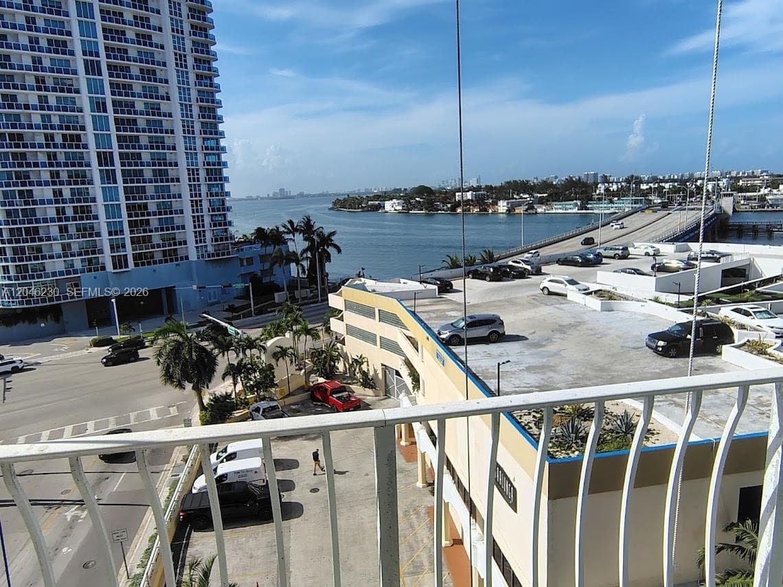7601 E Treasure Dr # 811, North Bay Village, FL 33141 — zdjęcie 2