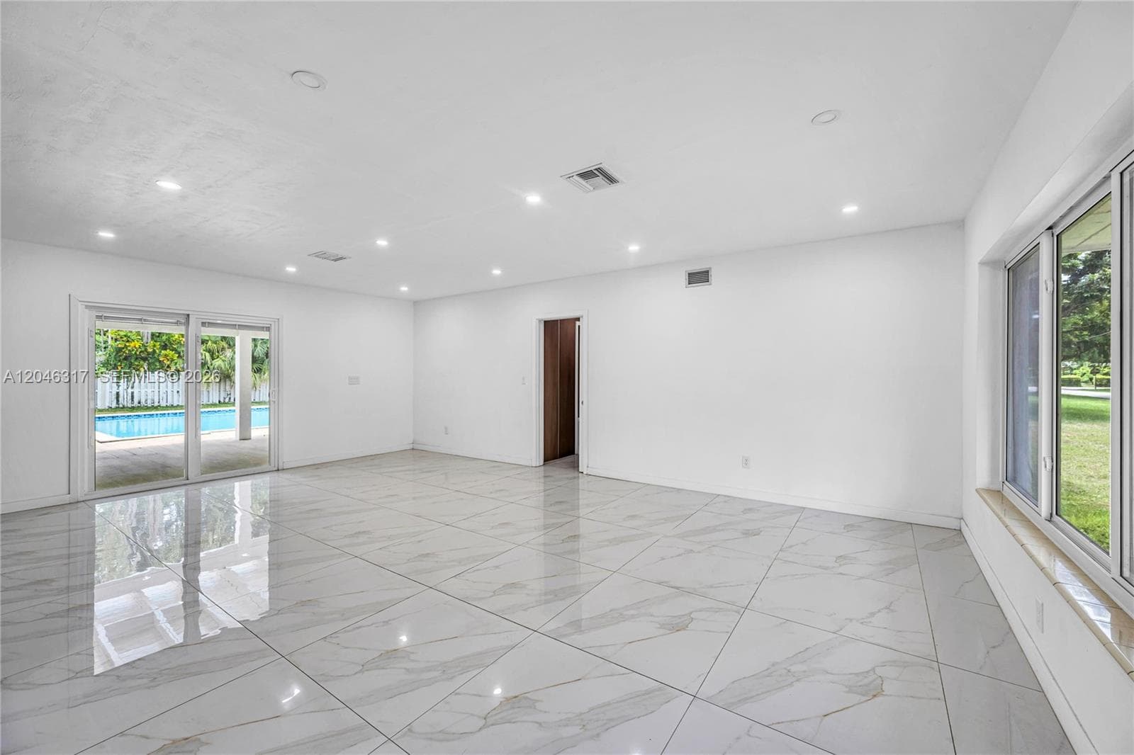 12525 SW 68th Ct, Pinecrest, FL 33156 — zdjęcie 2