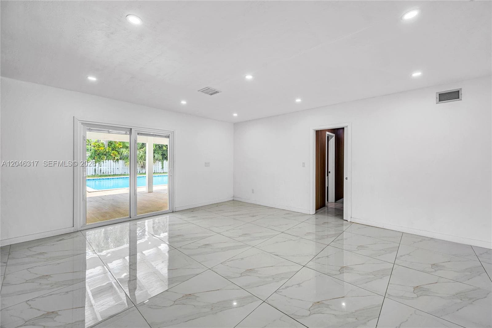 12525 SW 68th Ct, Pinecrest, FL 33156 — zdjęcie 4