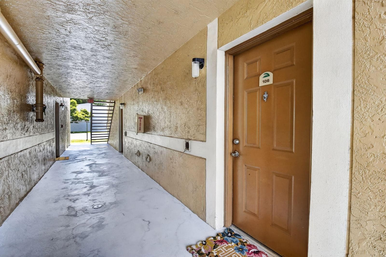 300 Palm Circle W # 106, Pembroke Pines, FL 33025 — zdjęcie 2