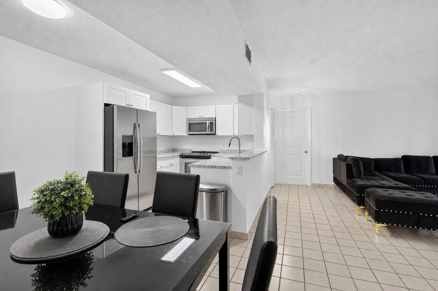 300 Palm Circle W # 106, Pembroke Pines, FL 33025 — zdjęcie 3
