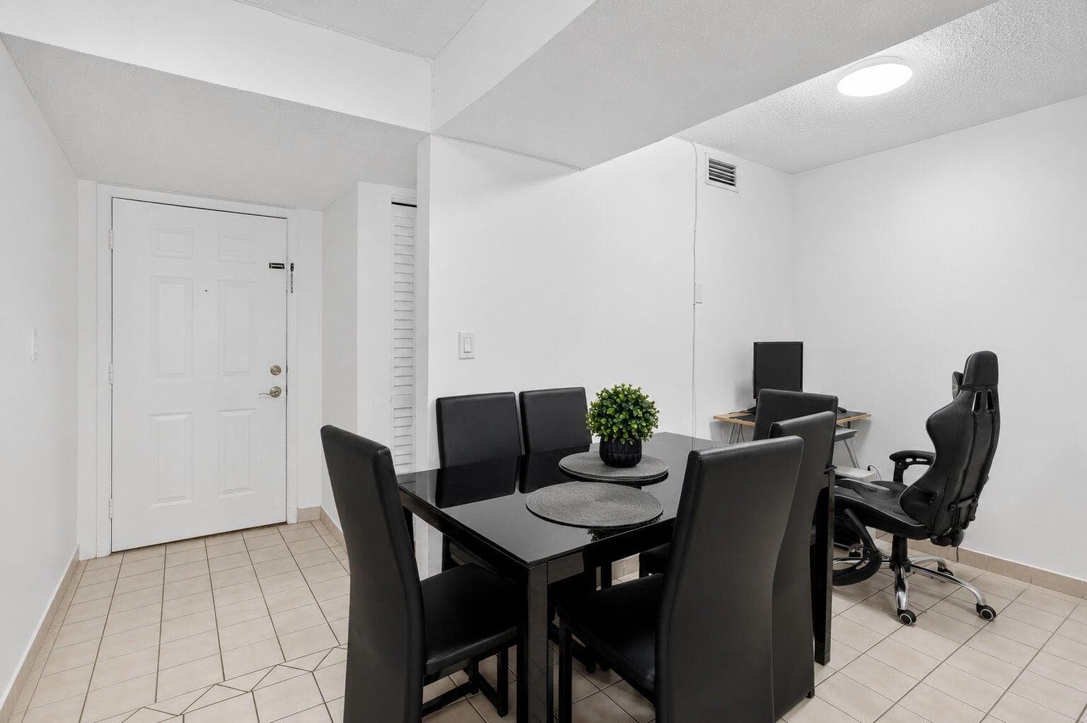 300 Palm Circle W # 106, Pembroke Pines, FL 33025 — zdjęcie 5