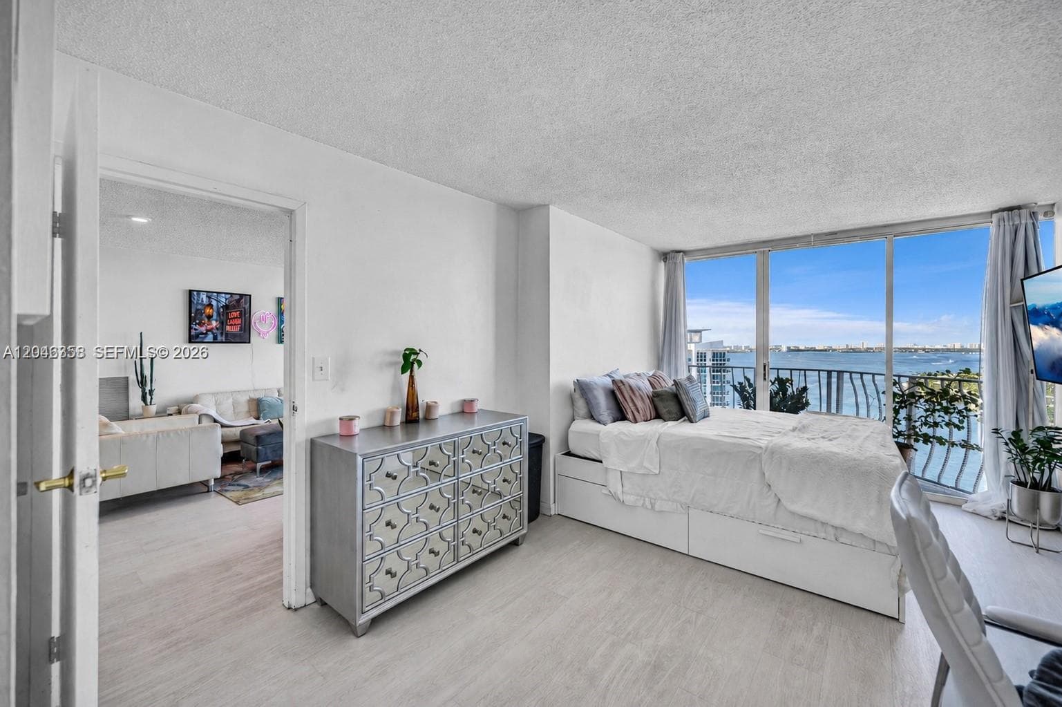 7601 E Treasure Dr # 2412, North Bay Village, FL 33141