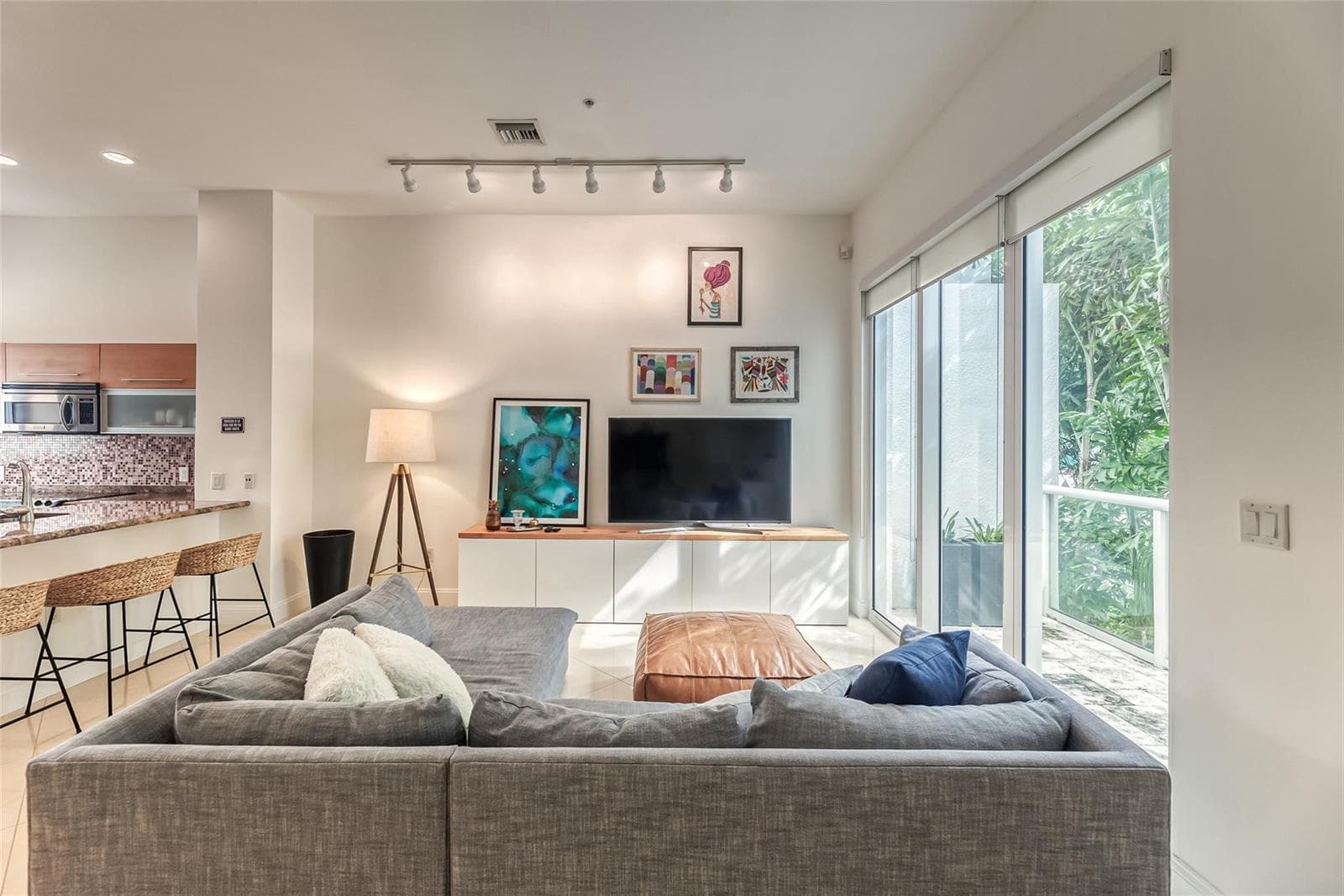727 NE 4th Avenue, Fort Lauderdale, FL 33304 — zdjęcie 2