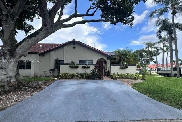 6633 NW 178th Ter, Hialeah, FL 33015