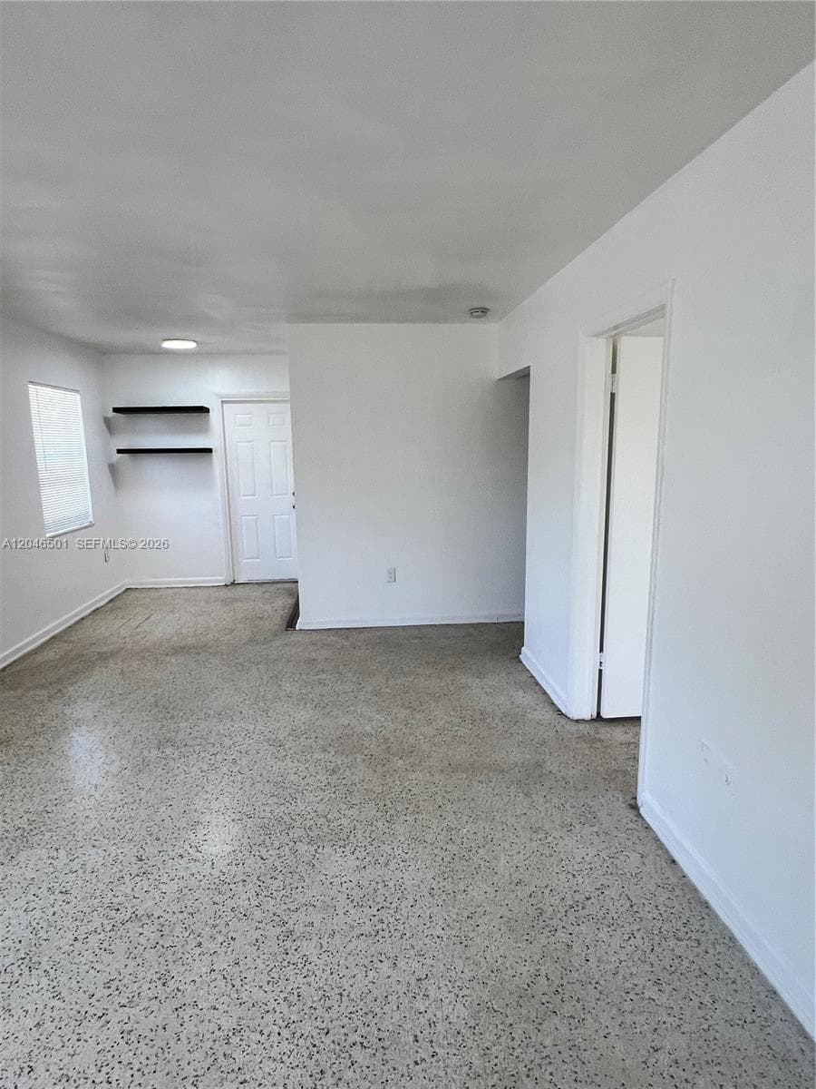 1946 NE 167th St # 1, North Miami Beach, FL 33162 — zdjęcie 5