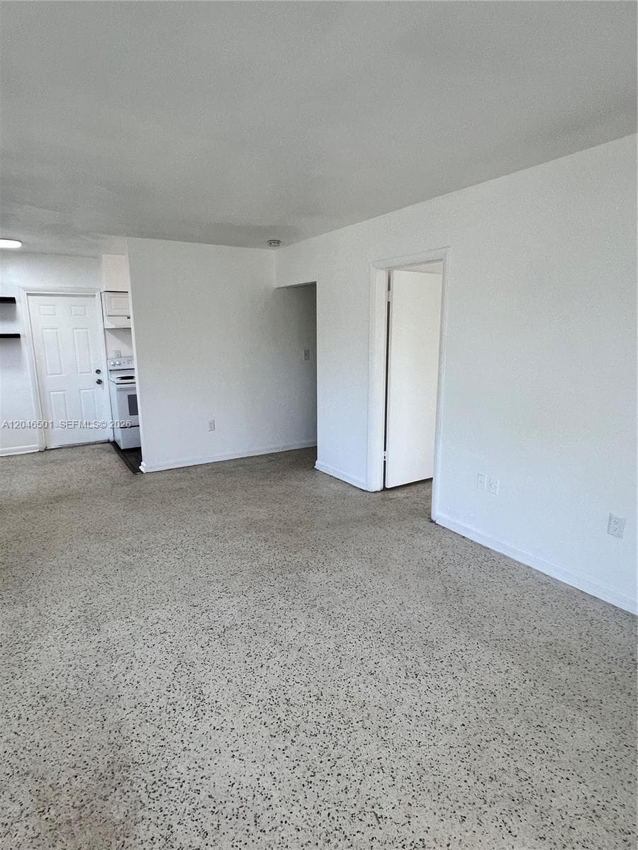 1946 NE 167th St # 1, North Miami Beach, FL 33162 — zdjęcie 4