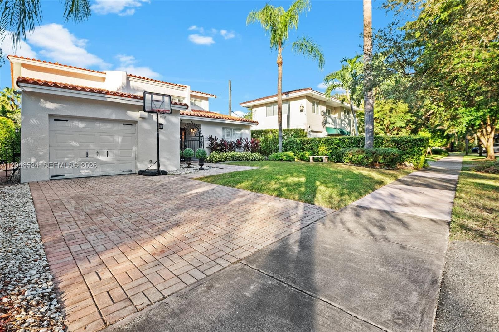 1211 Algeria Ave, Coral Gables, FL 33134 — zdjęcie 2