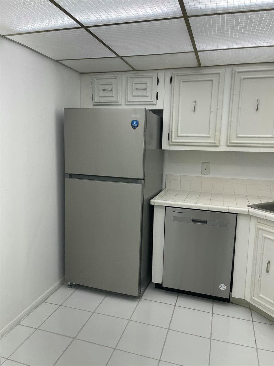 801 Three Island Boulevard # 306, FL 33009 — zdjęcie 2
