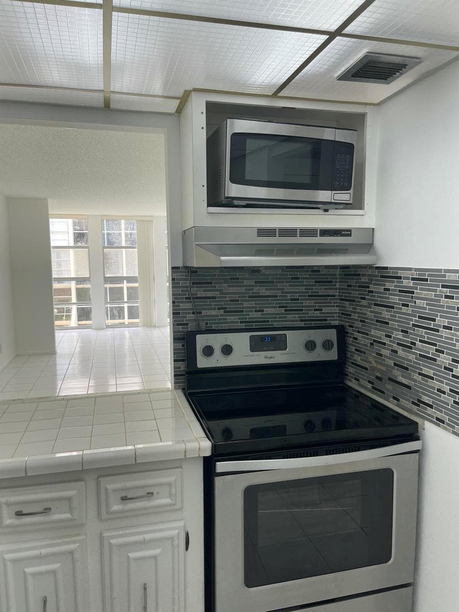 801 Three Island Boulevard # 306, FL 33009 — zdjęcie 4