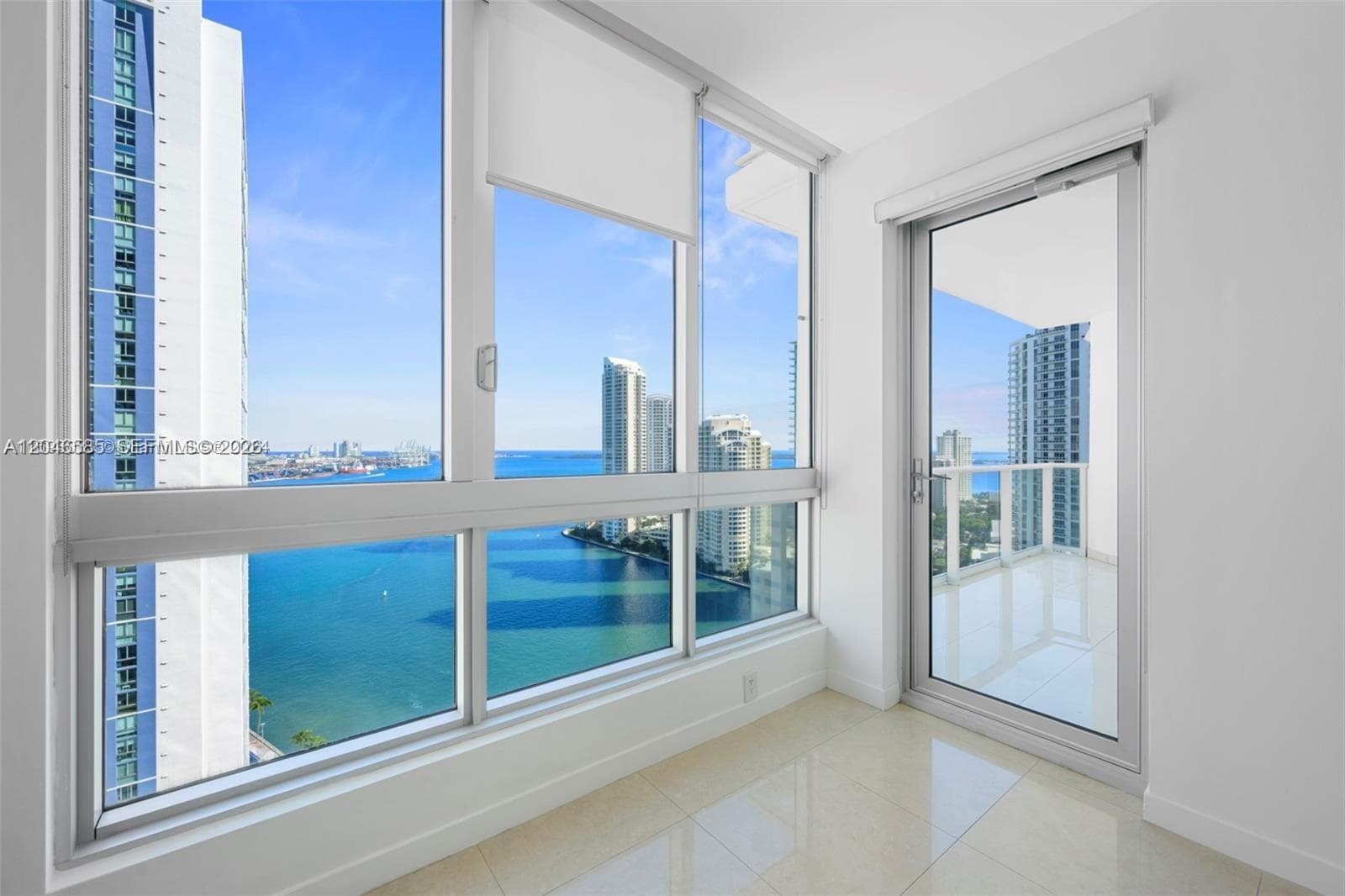 300 S Biscayne Blvd # T-2612, Miami, FL 33131 — zdjęcie 2