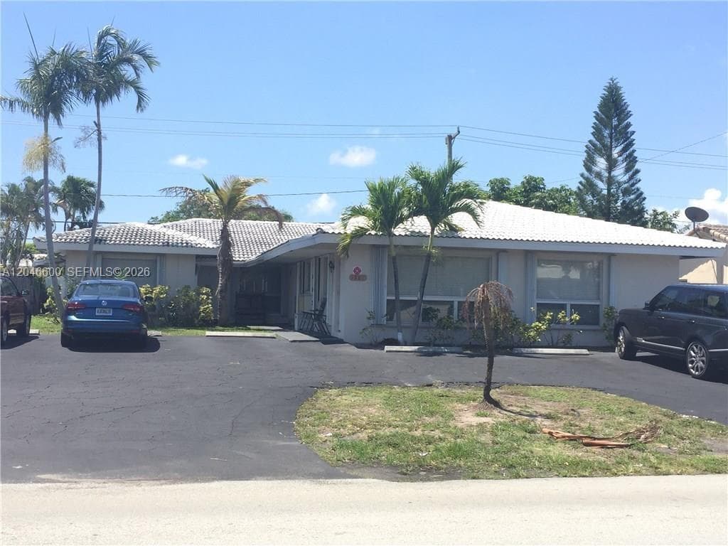 1960 NE 56th St, Fort Lauderdale, FL 33308