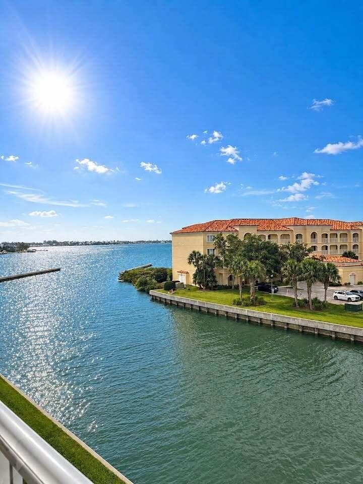 5 Harbour Isle Drive E # Ph06, Fort Pierce, FL 34949