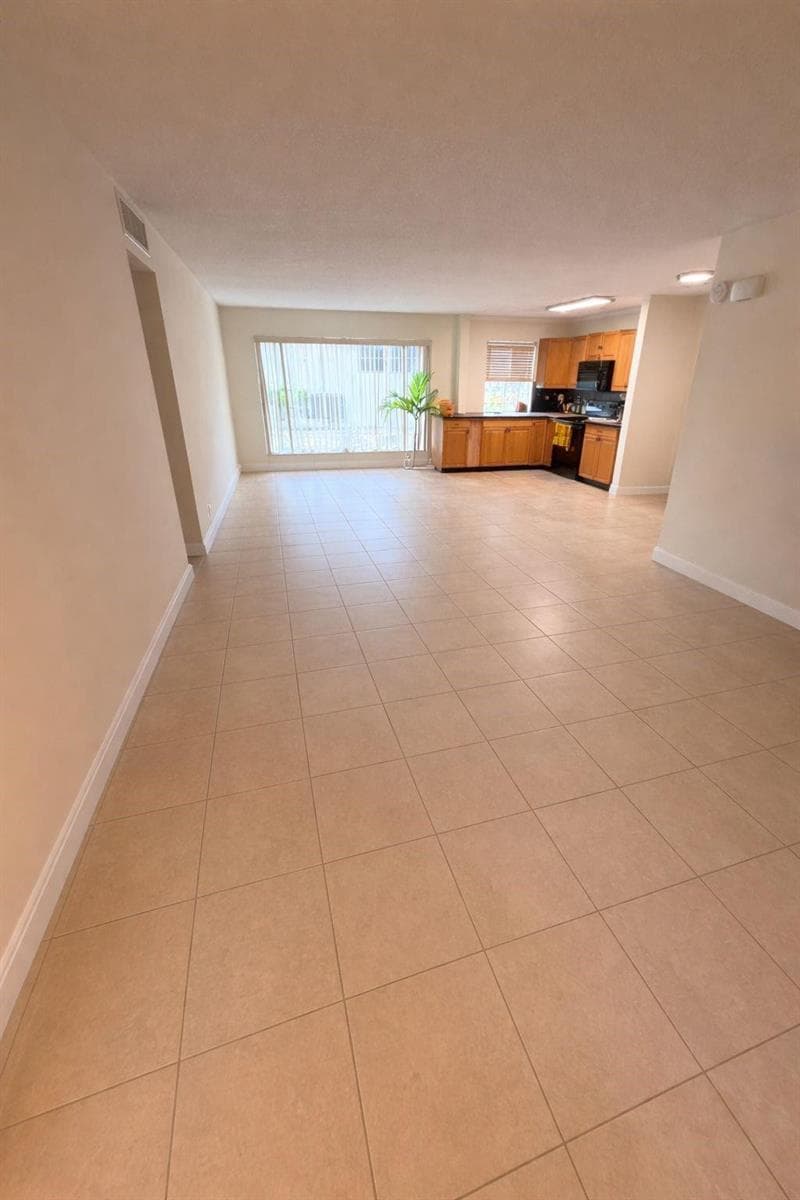7910 Taft Street # 109, Pembroke Pines, FL 33024 — zdjęcie 2