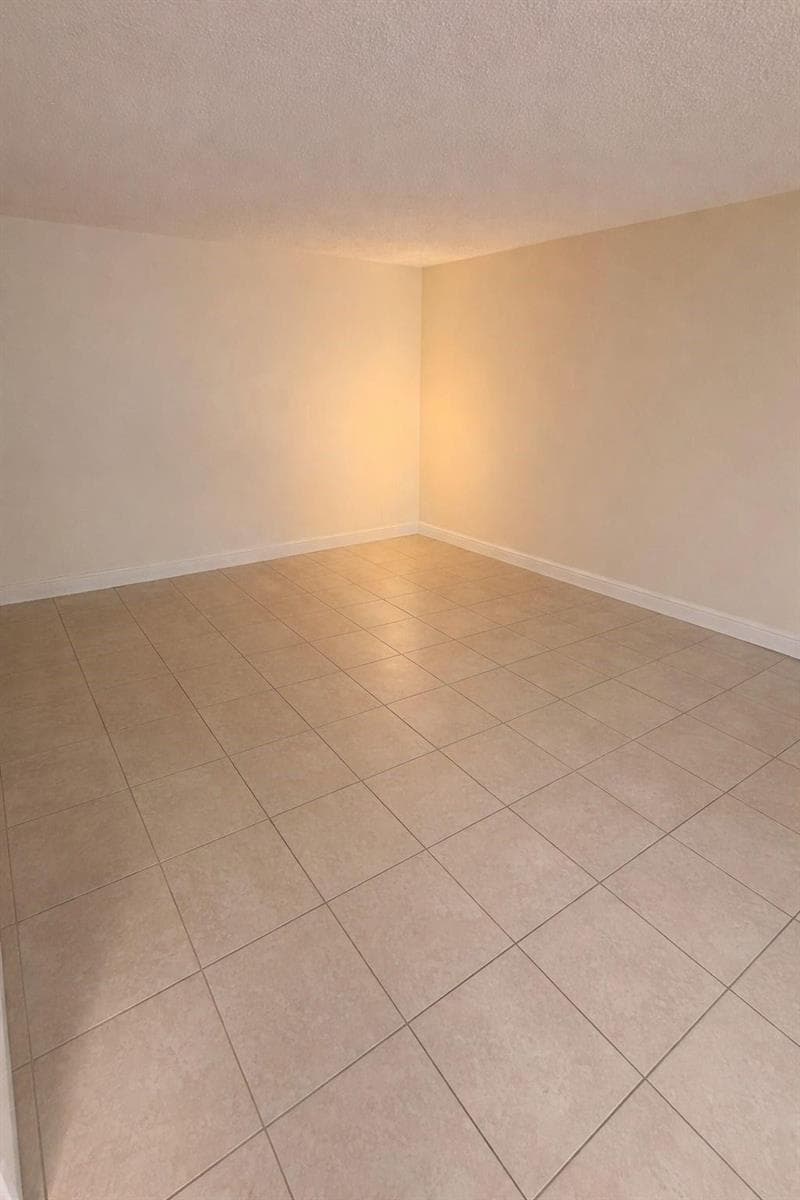7910 Taft Street # 109, Pembroke Pines, FL 33024 — zdjęcie 4