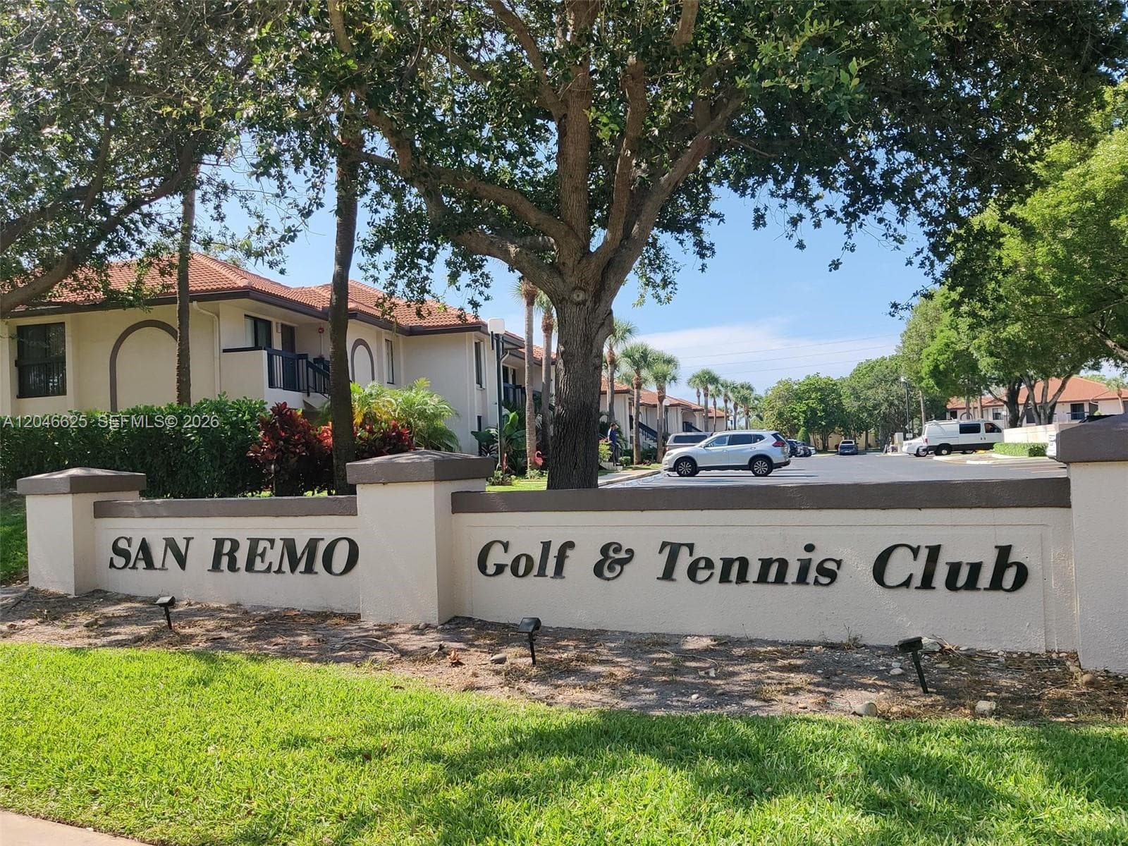 300 E Club Cir # 108, Boca Raton, FL 33487