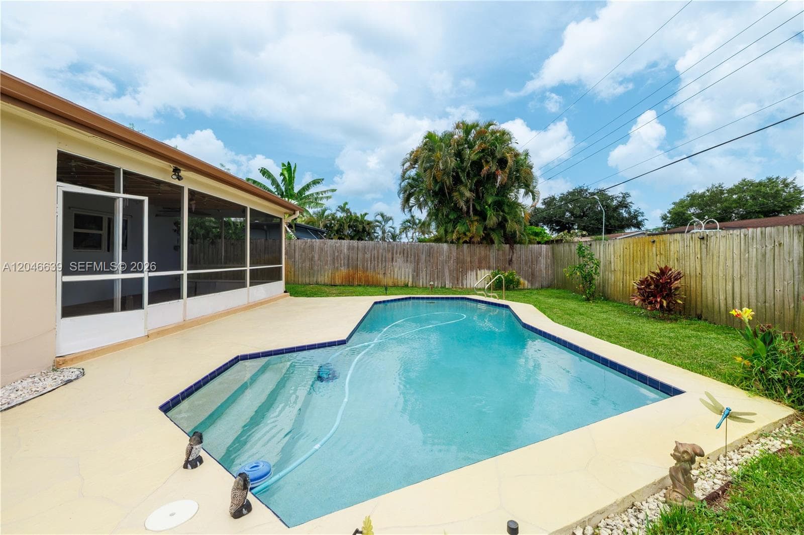 6870 Pershing St, Hollywood, FL 33024