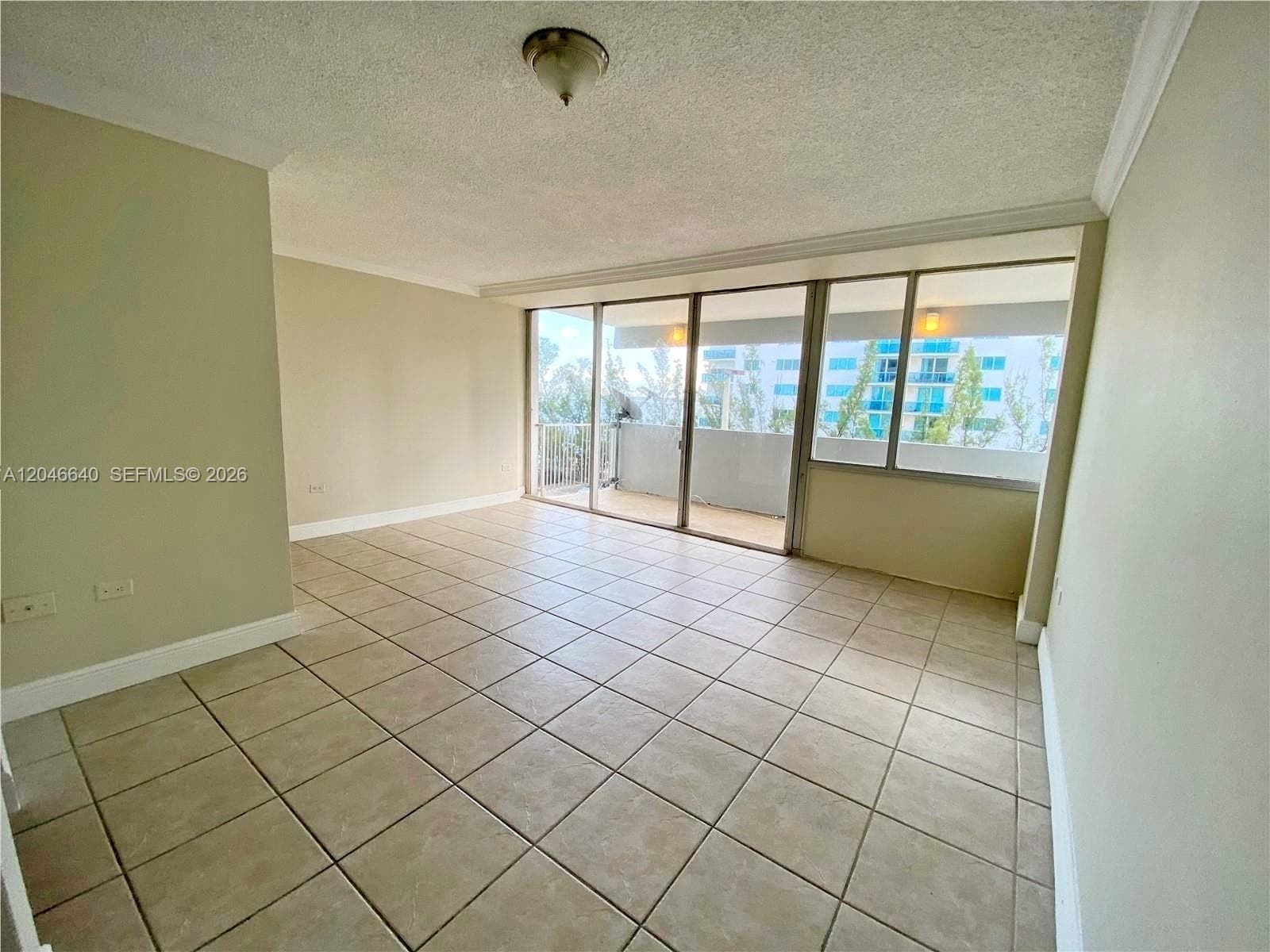 7545 E Treasure Dr # 3I, North Bay Village, FL 33141 — zdjęcie 3