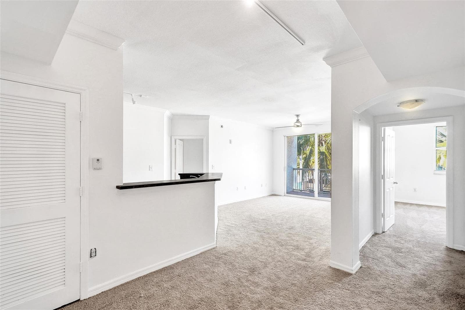 9172 Collins Avenue # 302, Surfside, FL 33154 — zdjęcie 2