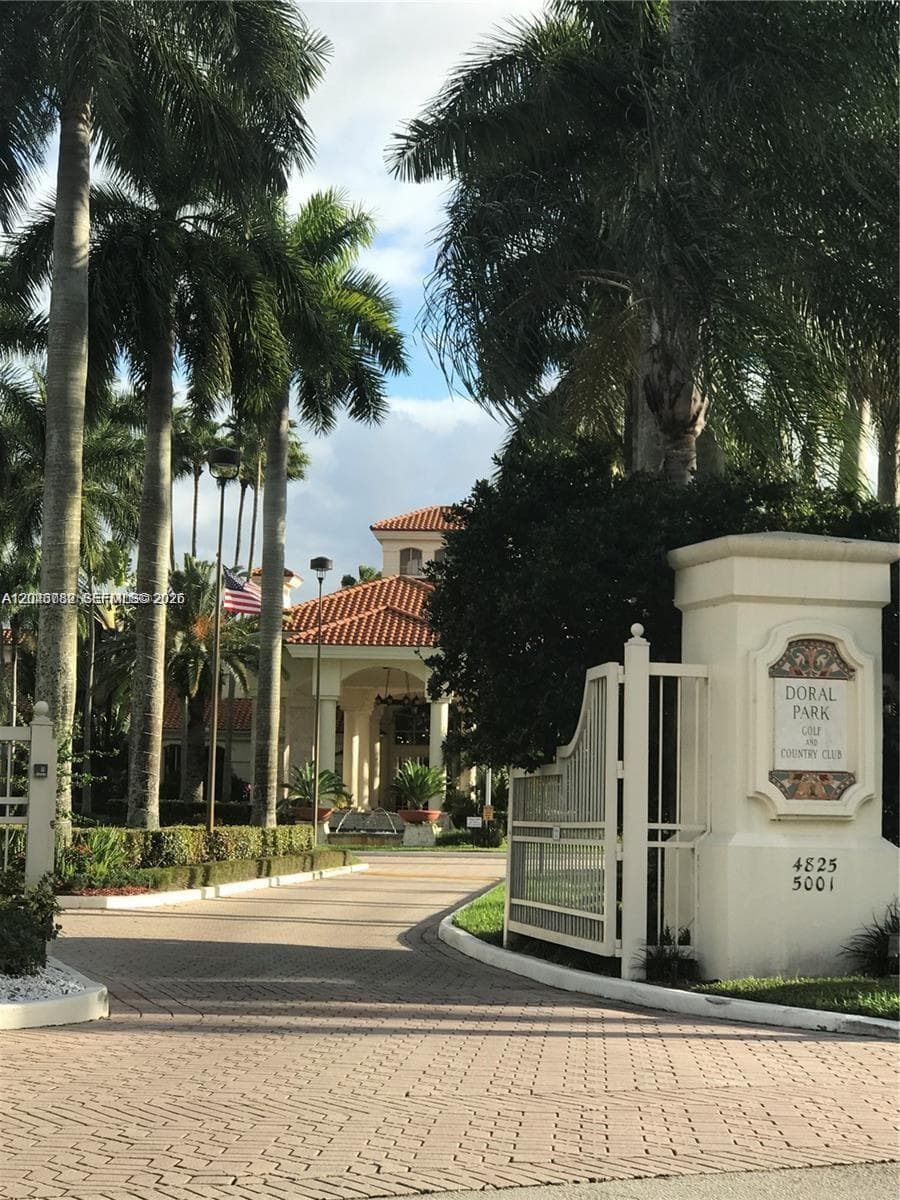 9725 NW 52nd St # 210, Doral, FL 33178 — zdjęcie 3