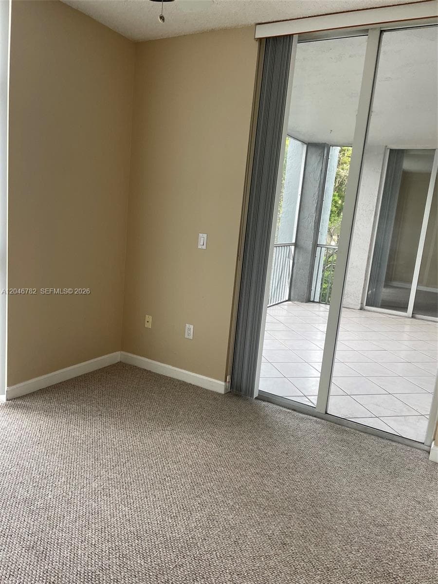 9725 NW 52nd St # 210, Doral, FL 33178 — zdjęcie 5