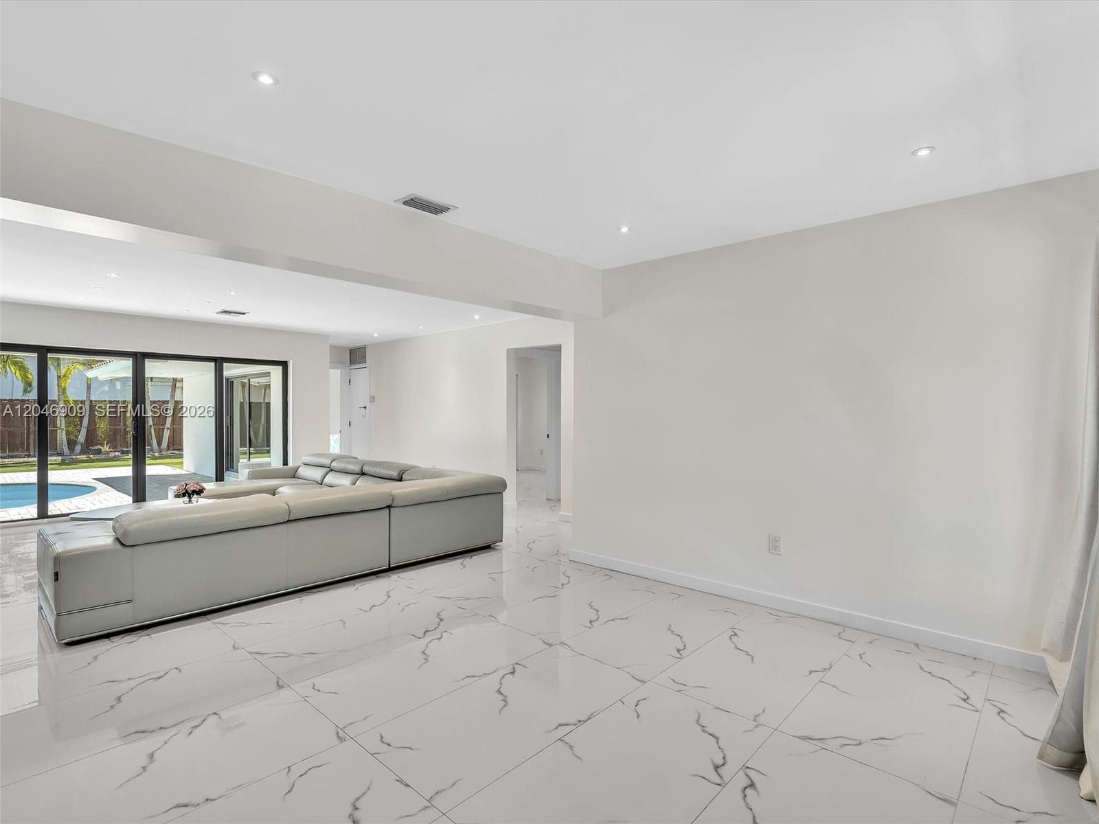 19225 NE 18th Ave, Miami, FL 33179 — zdjęcie 5