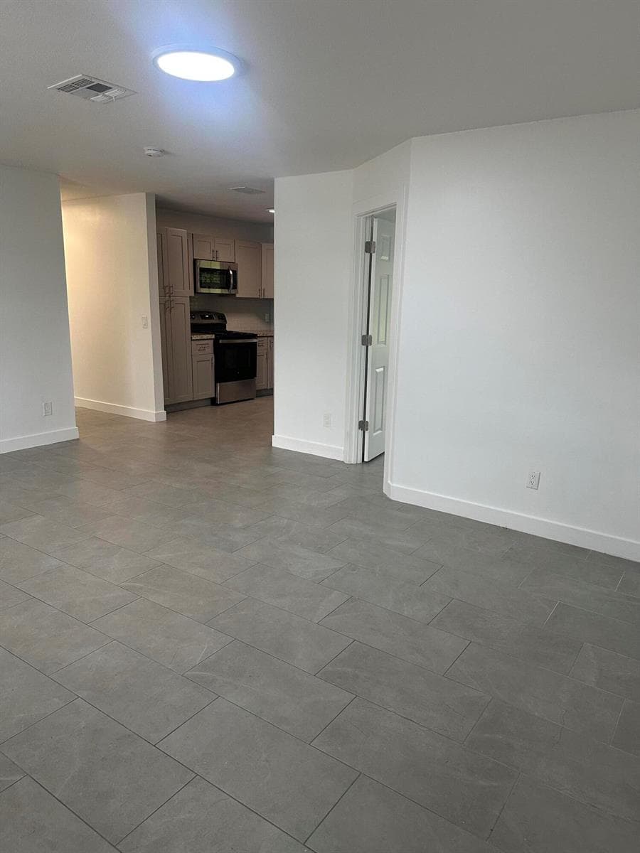 4786 Cambridge Street, FL 33463 — zdjęcie 2