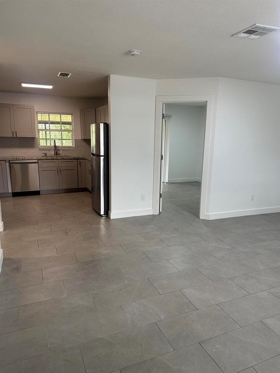 4786 Cambridge Street, FL 33463 — zdjęcie 3