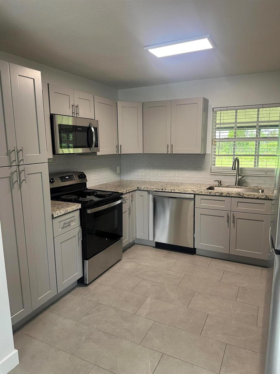 4786 Cambridge Street, FL 33463 — zdjęcie 4