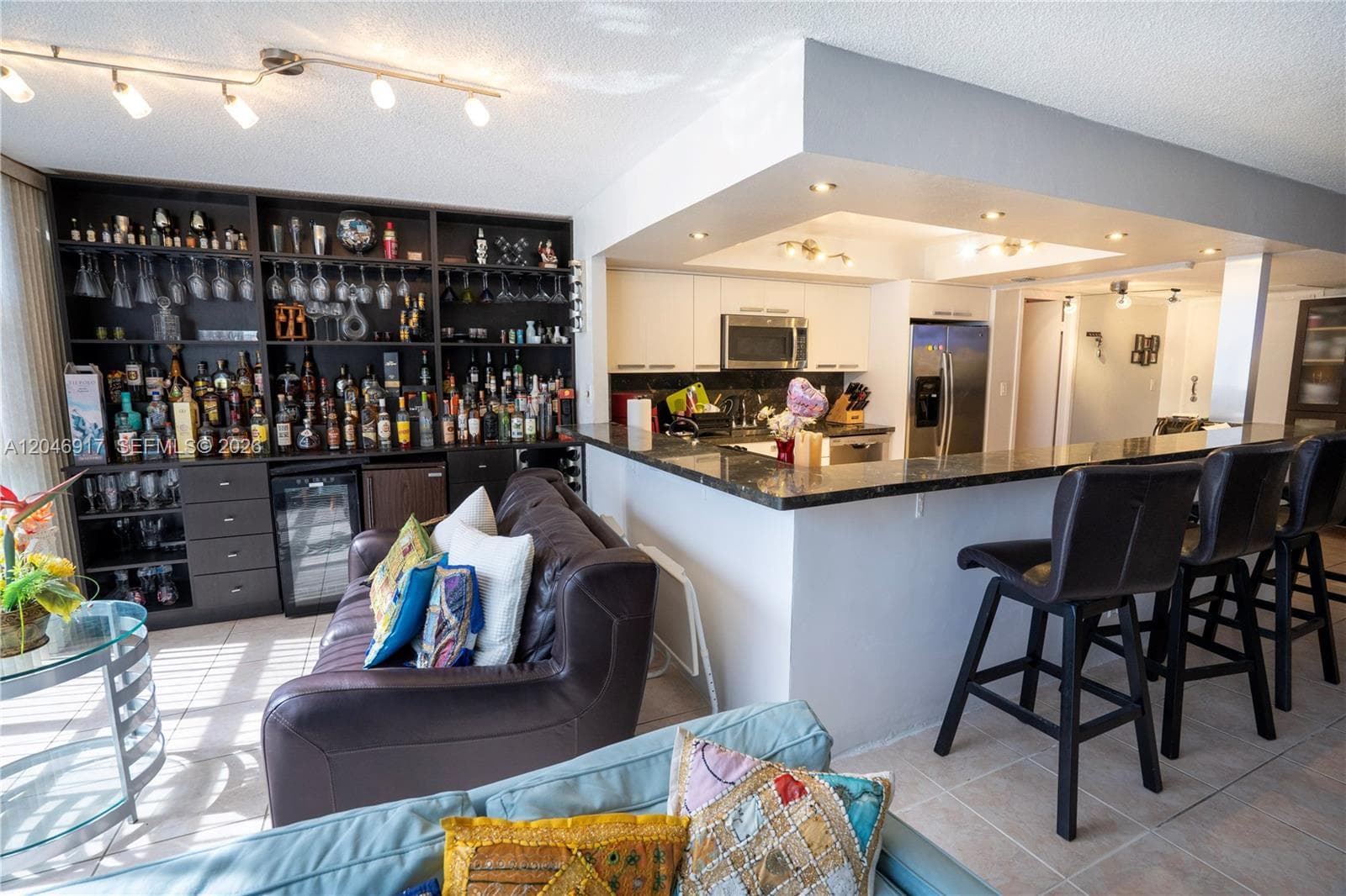 601 Three Islands Blvd # 117, Hallandale Beach, FL 33009 — zdjęcie 2