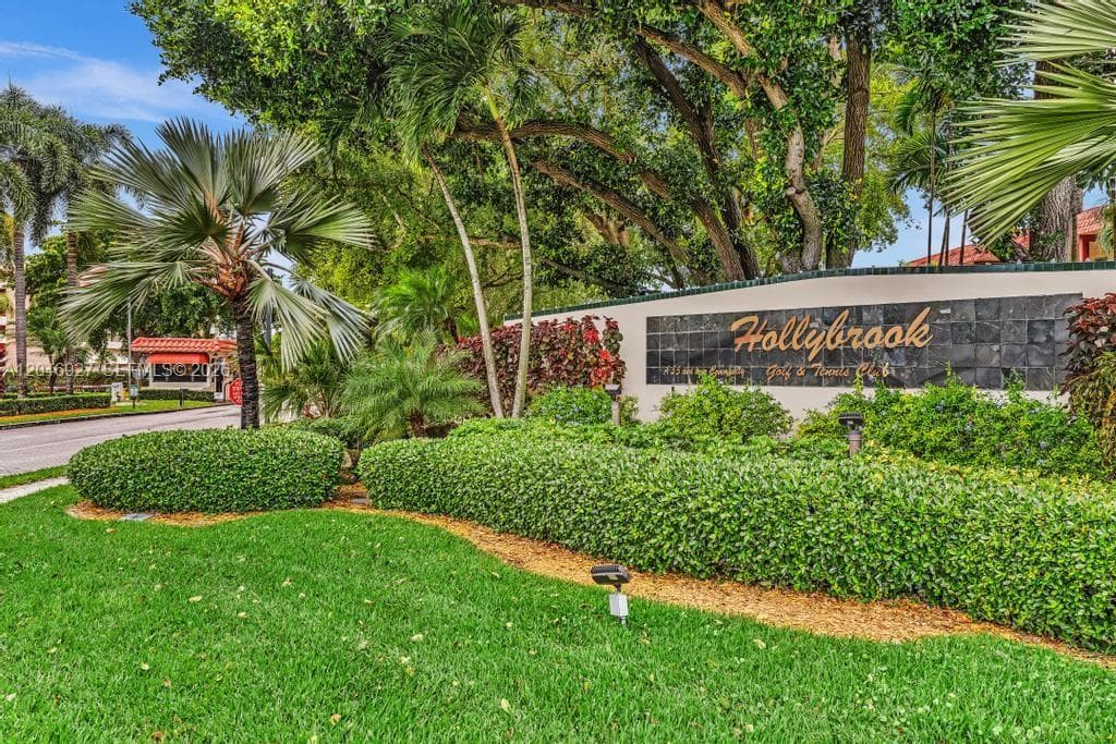 671 S Hollybrook Dr # 209, Pembroke Pines, FL 33025