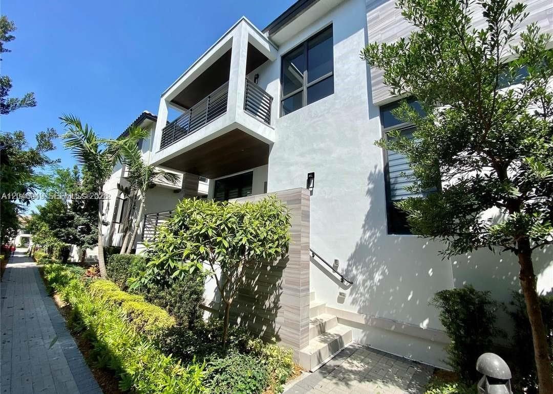 8256 NW 48th ter, Doral, FL 33166 — zdjęcie 2