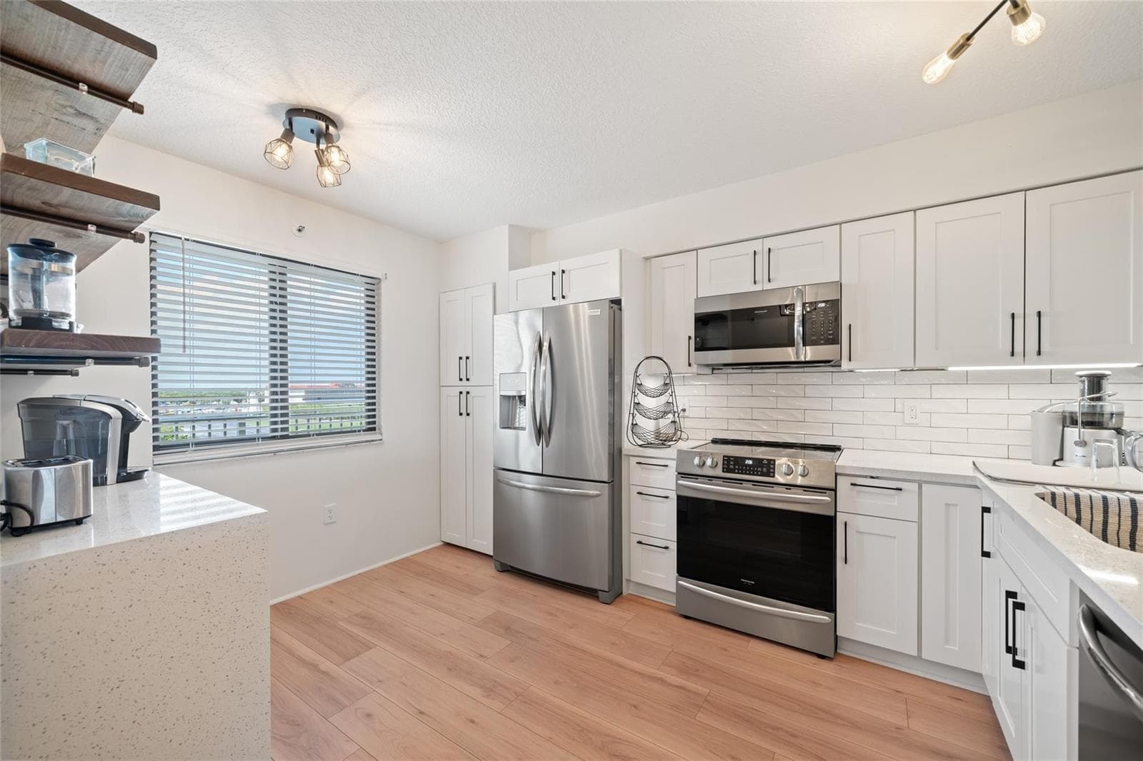 2240 N Cypress Bend Drive # #802, Pompano Beach, FL 33069 — zdjęcie 3