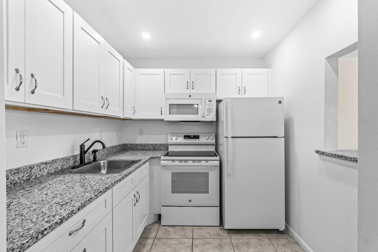 52 Kingswood C, West Palm Beach, FL 33417 — zdjęcie 5